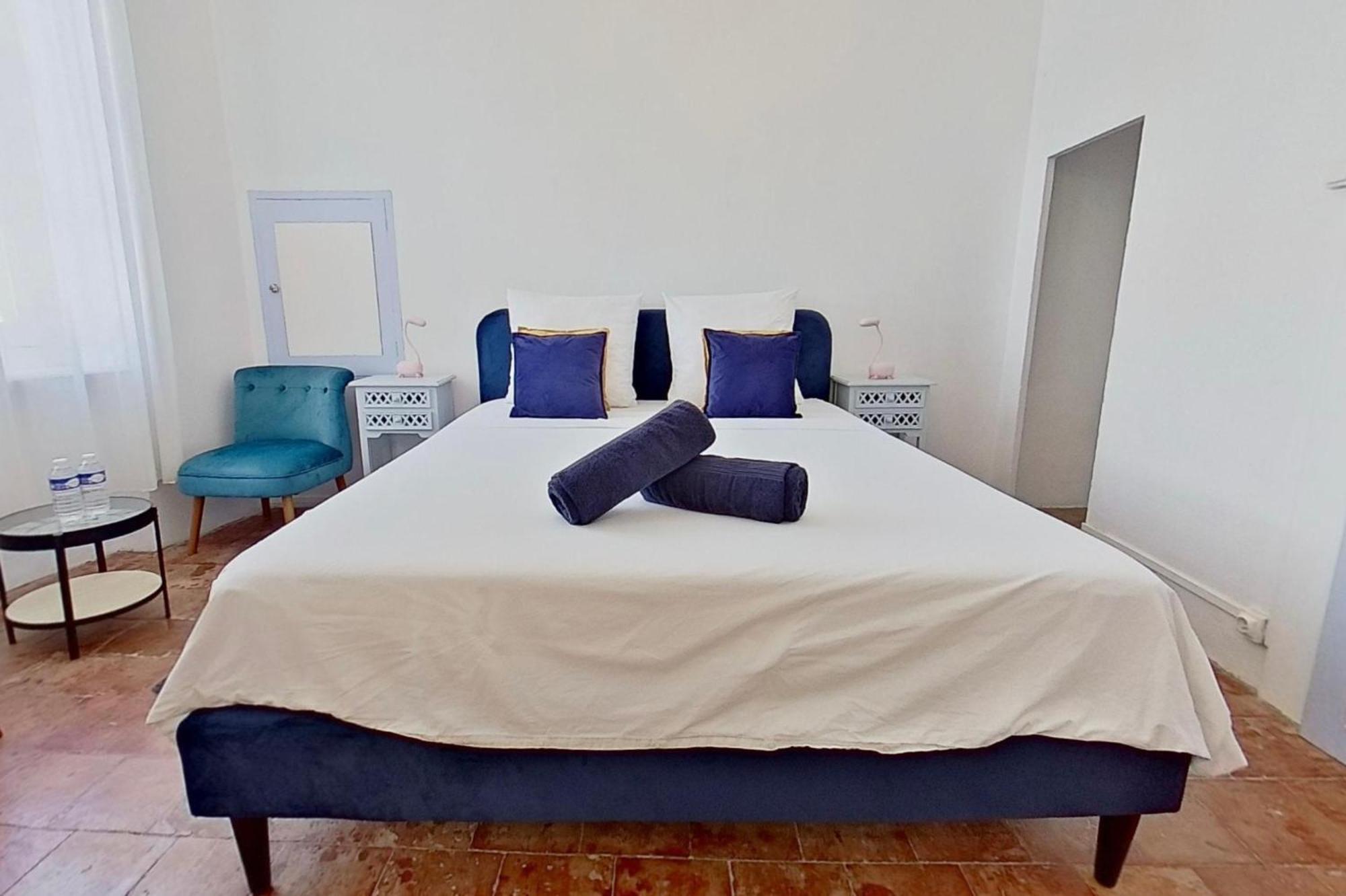 Bed and Breakfast Les 2 Droles D'Oiseaux Luc-sur-Orbieu Экстерьер фото
