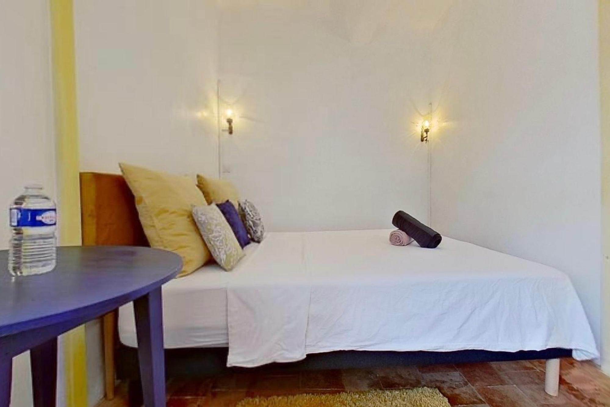 Bed and Breakfast Les 2 Droles D'Oiseaux Luc-sur-Orbieu Экстерьер фото