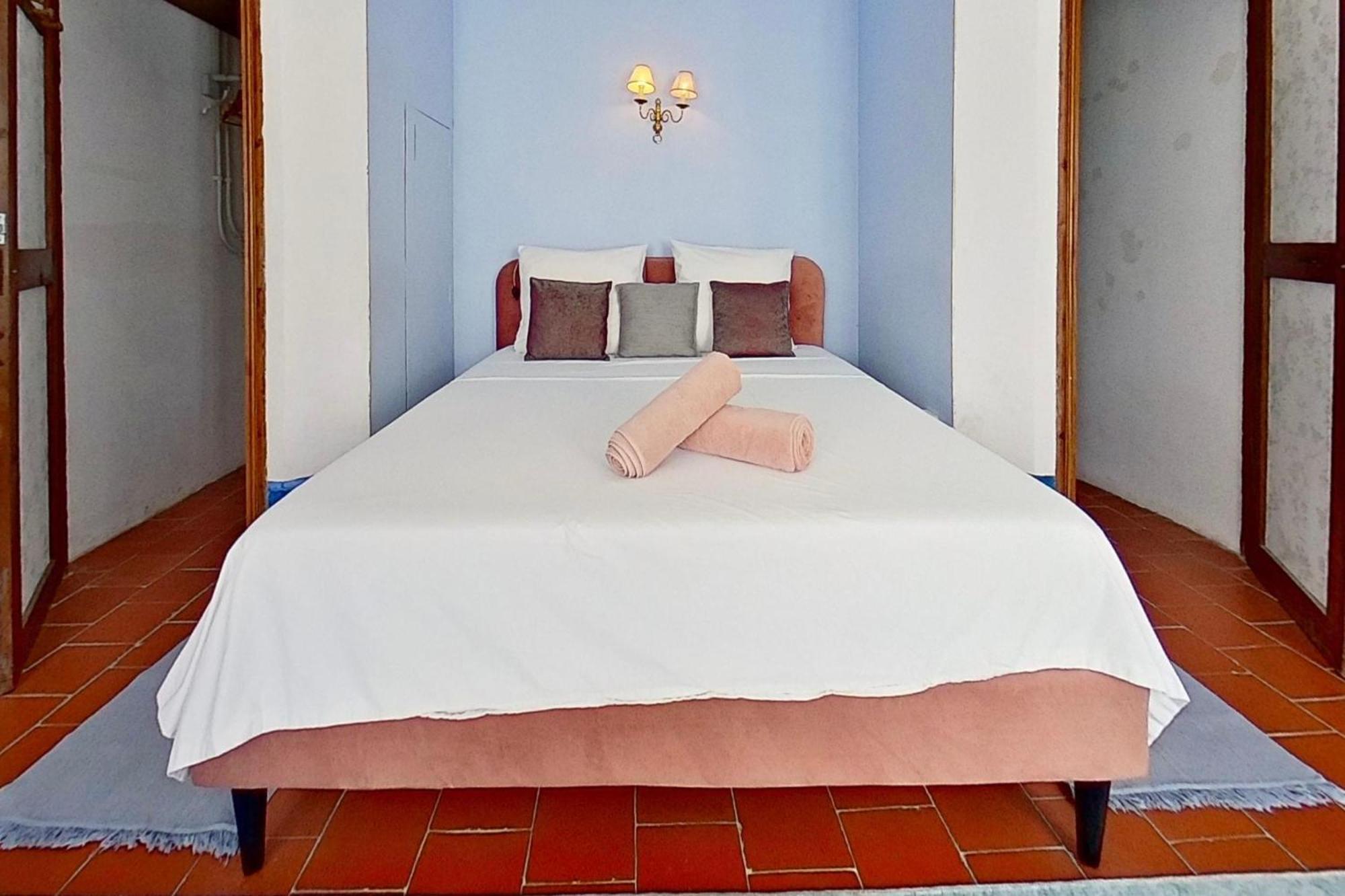 Bed and Breakfast Les 2 Droles D'Oiseaux Luc-sur-Orbieu Экстерьер фото