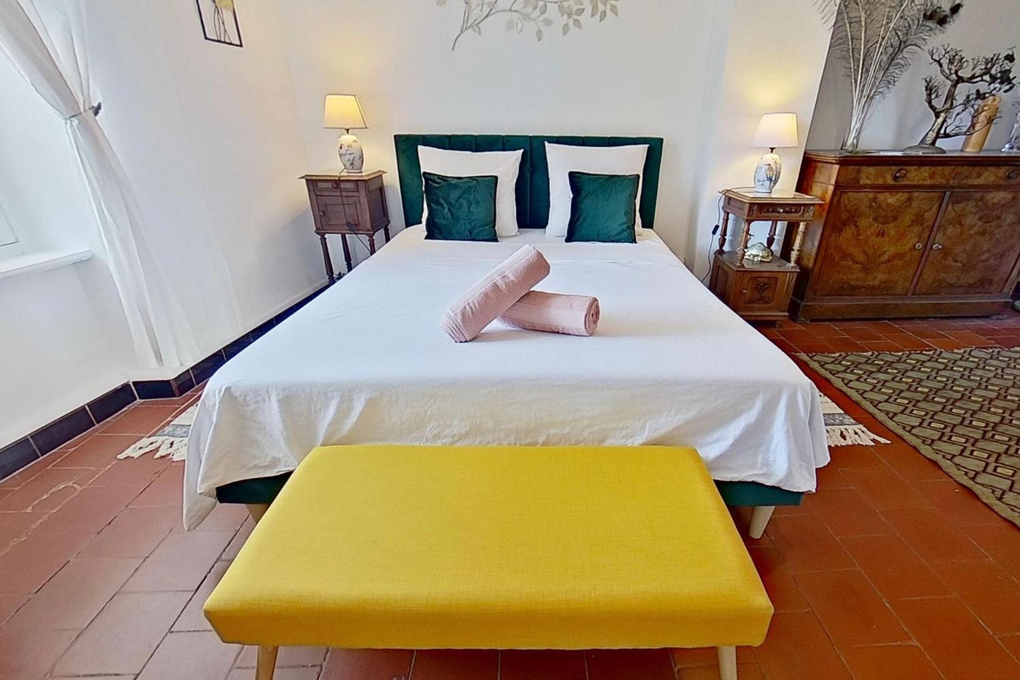 Bed and Breakfast Les 2 Droles D'Oiseaux Luc-sur-Orbieu Экстерьер фото